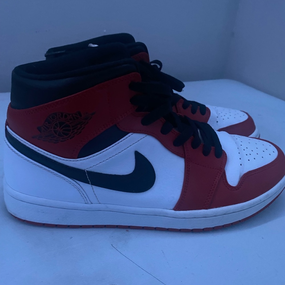 Nike air jordan 1’s mid Chicagos